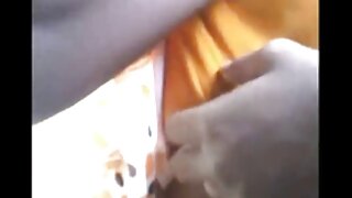 Perfect Gonzo izvodi super uzbudljiv video sa Arunom Aghorom. Ona se igra sa svojim sisama i prorezom u kadi i popuši. Na kraju ćete vidjeti njenu kremiranu punani.